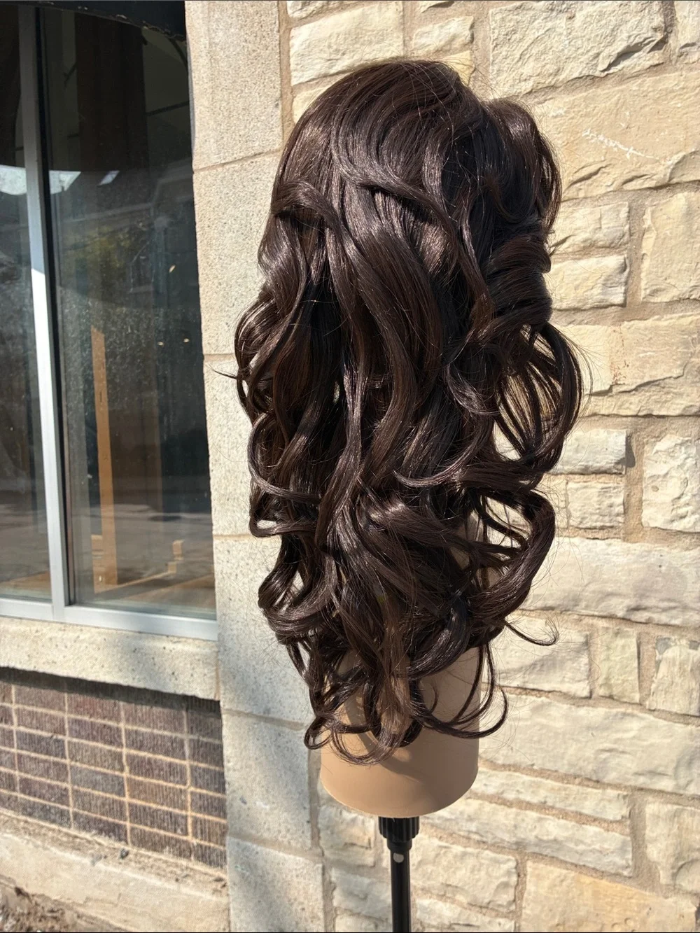 Women's Medium Dark Brown Wavy Wig